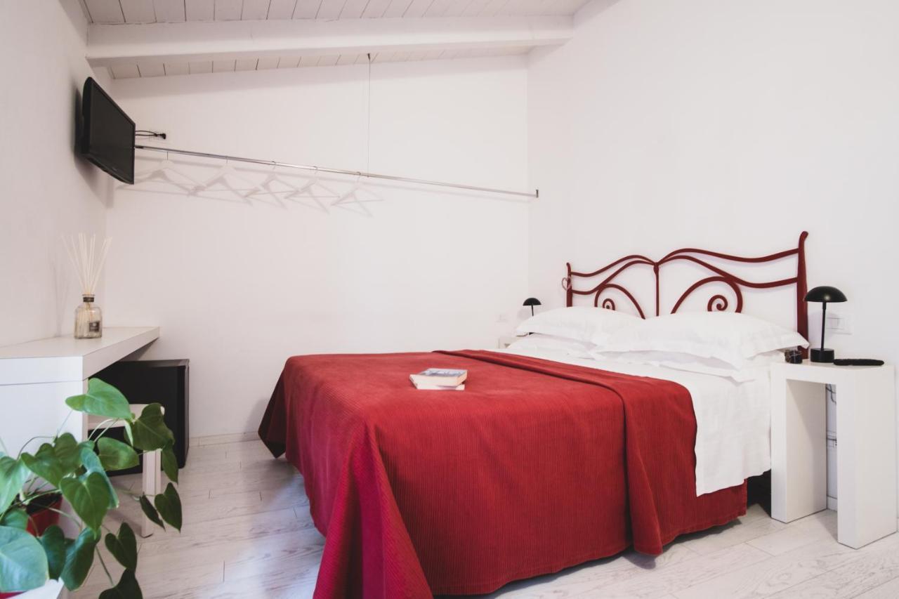Casa Fola - City Centre Rooms ヴェローナ エクステリア 写真