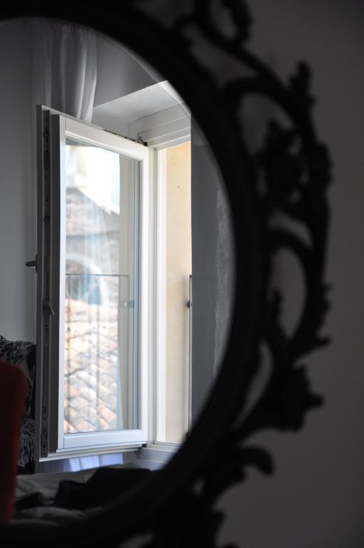 Casa Fola - City Centre Rooms ヴェローナ エクステリア 写真